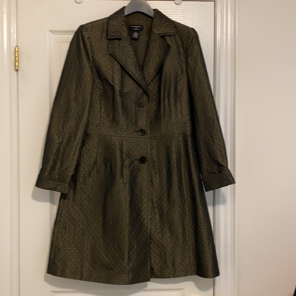 Outstanding spring coat